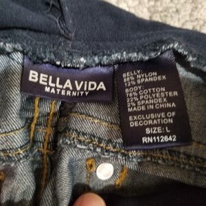 Bella vida maternity jean shorts- size large